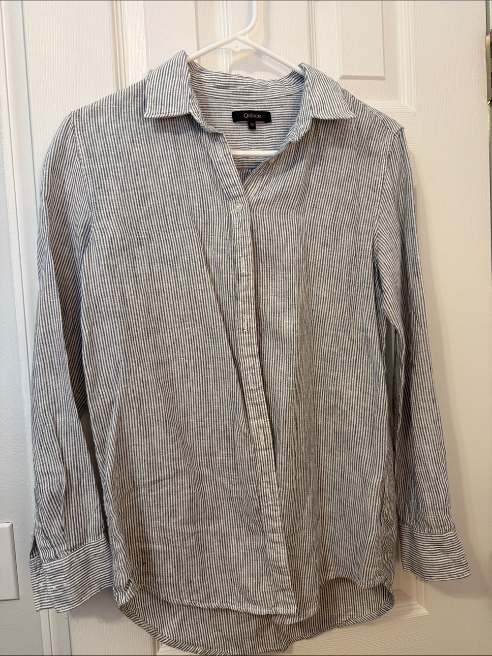 Quince Women’s Navy and White Pinstripe Linen Button-Down Shirt